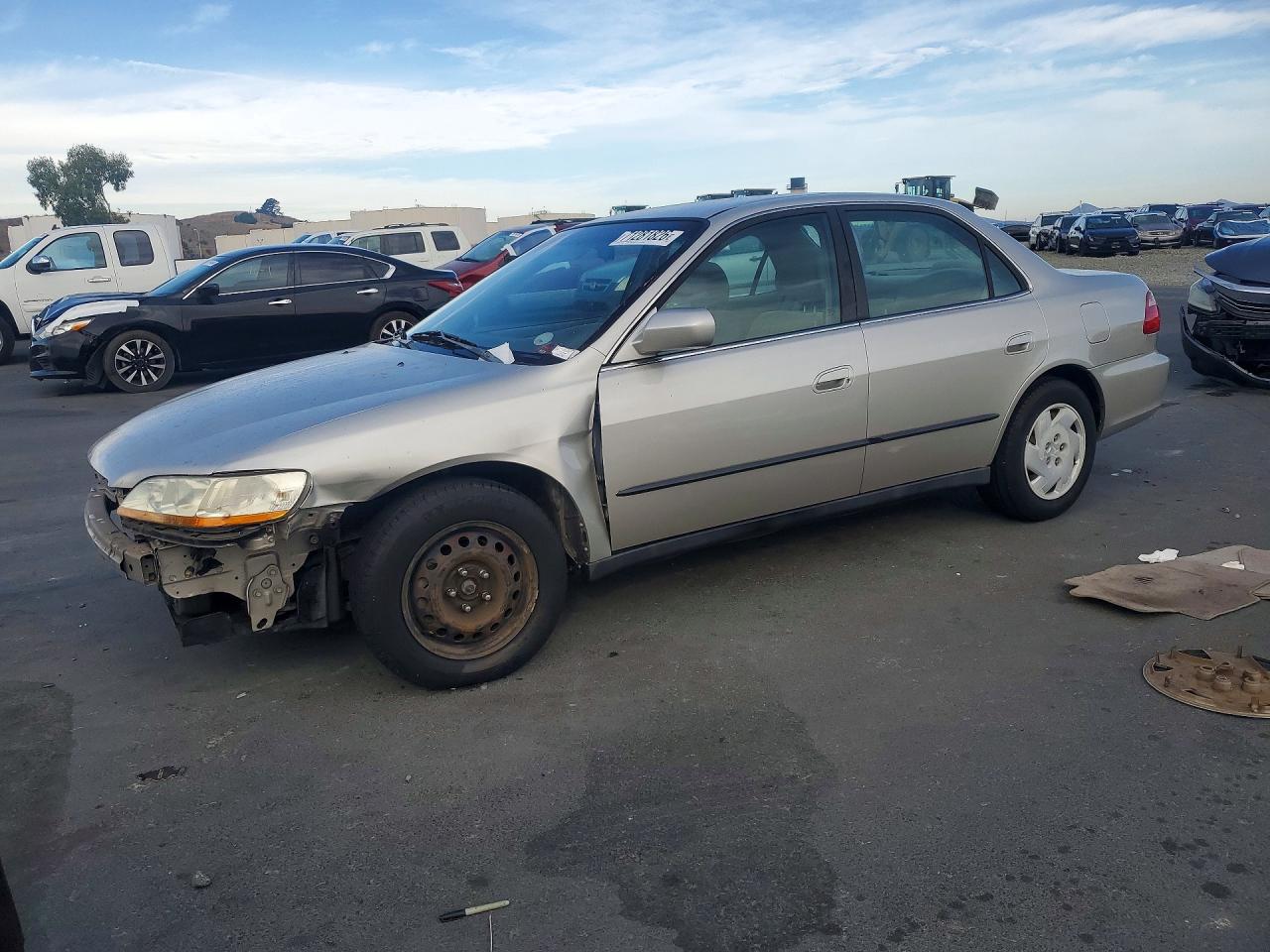 1998 HONDA ACCORD LX | 1HGCG1645WA074849 | UPCARS