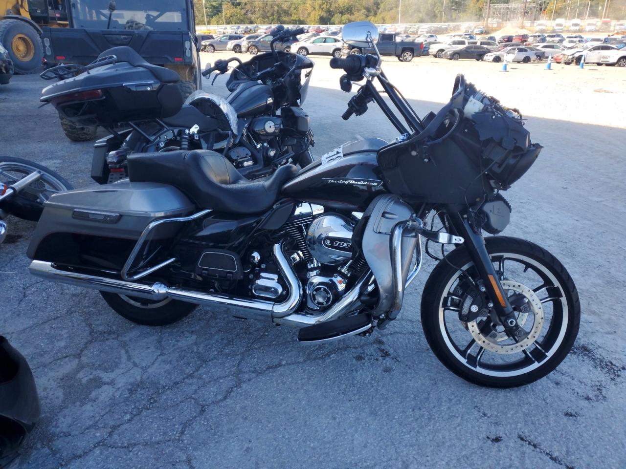 2016 HARLEY-DAVIDSON FL | 1HD1KGL15GB613031 | UPCARS