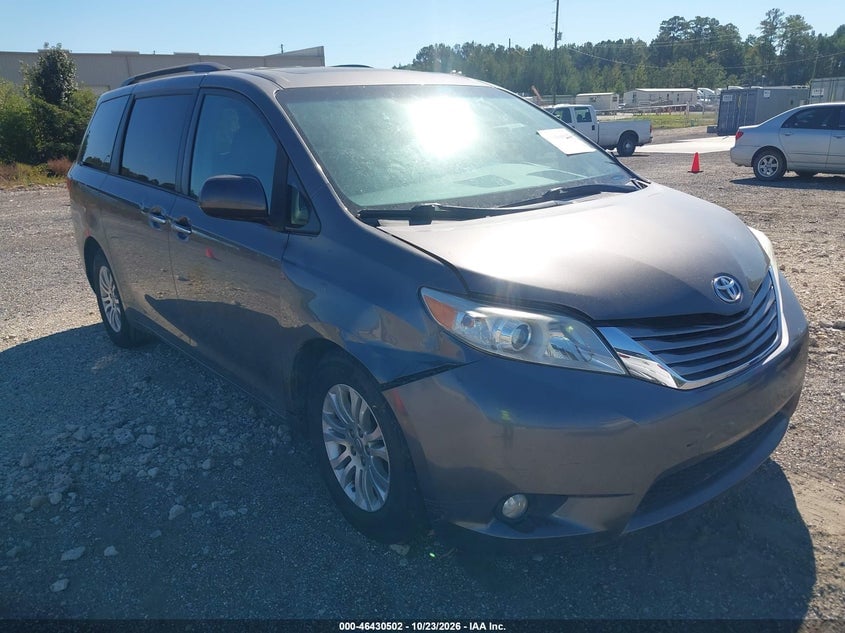 2017 TOYOTA SIENNA XLE 8 PASSENGER | 5TDYZ3DC5HS895749 | UPCARS