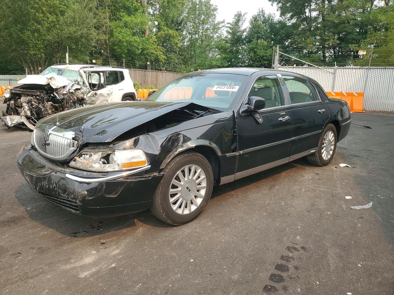 2003 LINCOLN TOWNCAR EXECUTIVE | 1LNHM81W73Y658439 | UPCARS