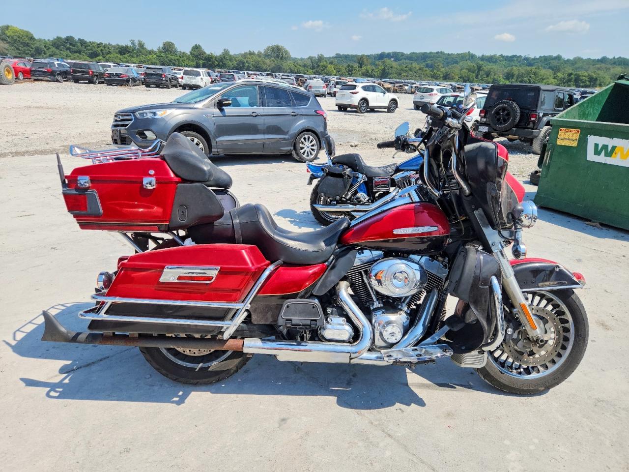 2011 HARLEY-DAVIDSON FL | 1HD1KEM18BB618560 | UPCARS