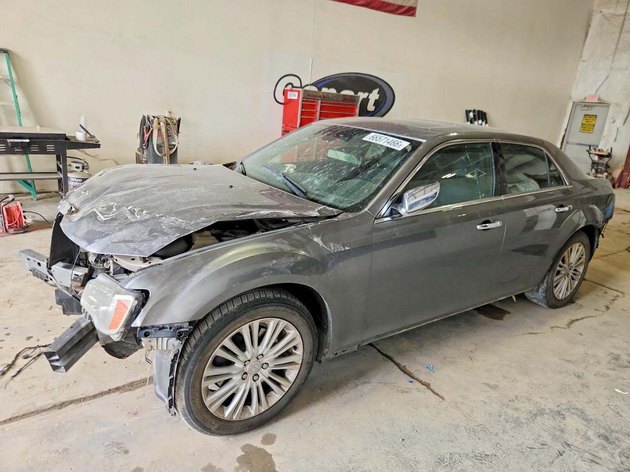 2011 CHRYSLER 300 | 2C3CK6CT2BH523927 | UPCARS