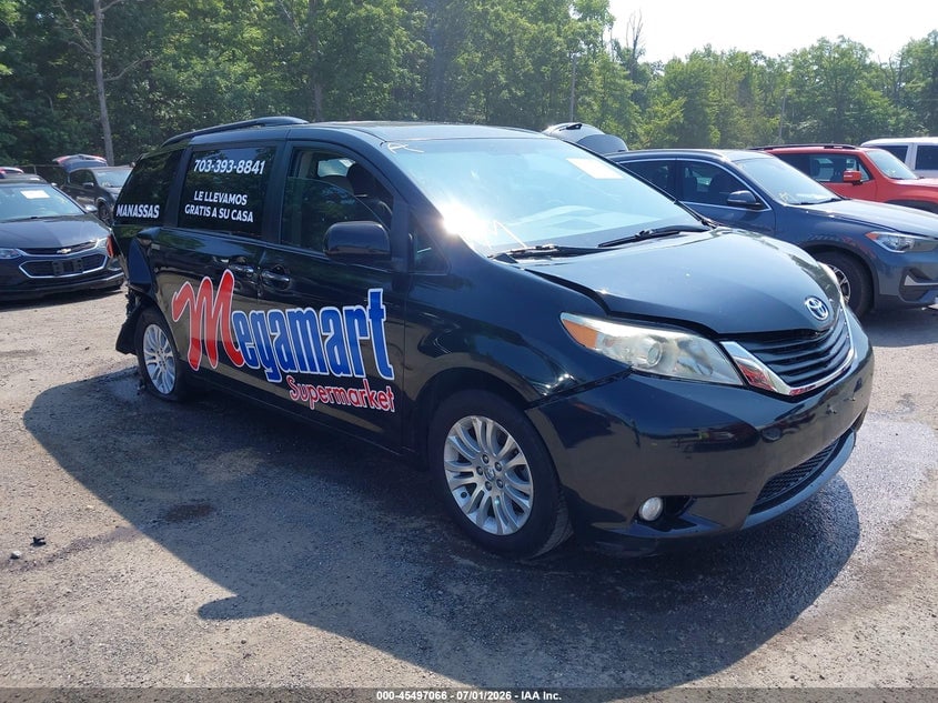 2017 TOYOTA SIENNA XLE 8 PASSENGER | 5TDYZ3DCXHS768818 | UPCARS