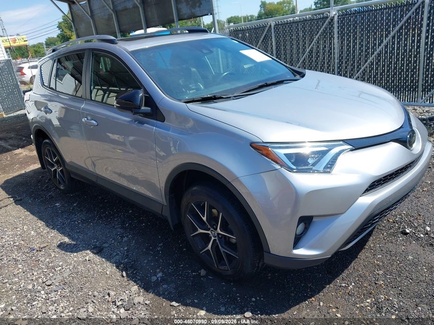 2018 TOYOTA RAV4 SE | JTMJFREV2JD239880 | UPCARS