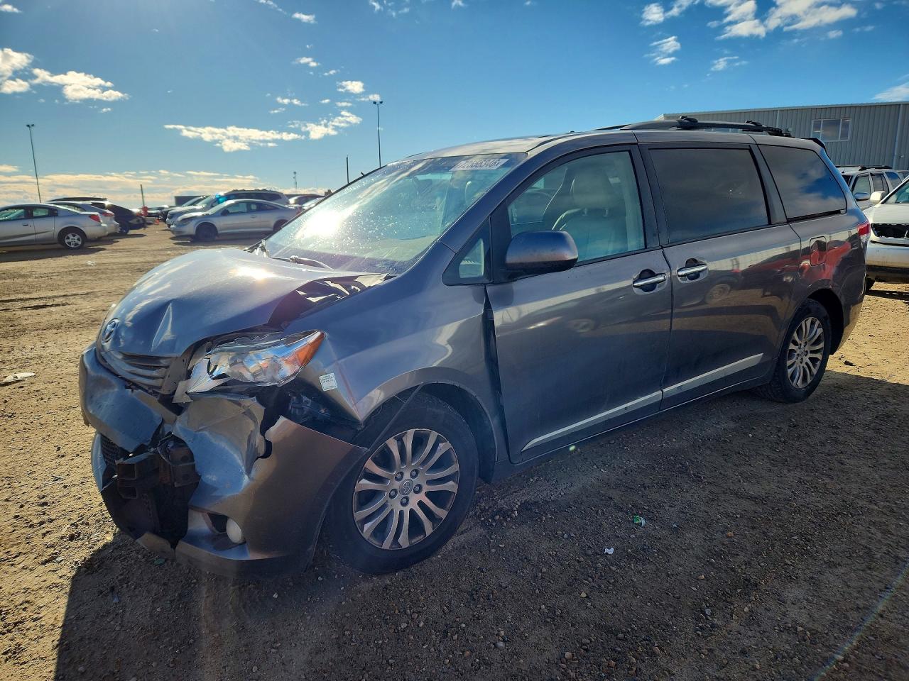 2011 TOYOTA SIENNA XLE | 5TDYK3DC1BS170709 | UPCARS