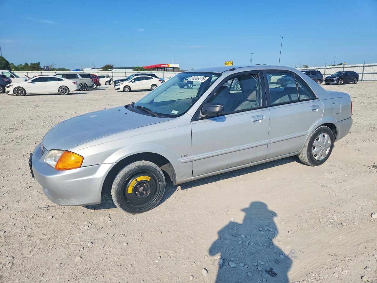 2000 MAZDA PROTEGE DX | JM1BJ2224Y0295180 | UPCARS