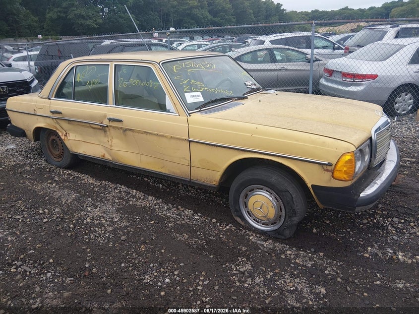 1977 MERCEDES-BENZ 300 SERIES | 12313012026824 | UPCARS