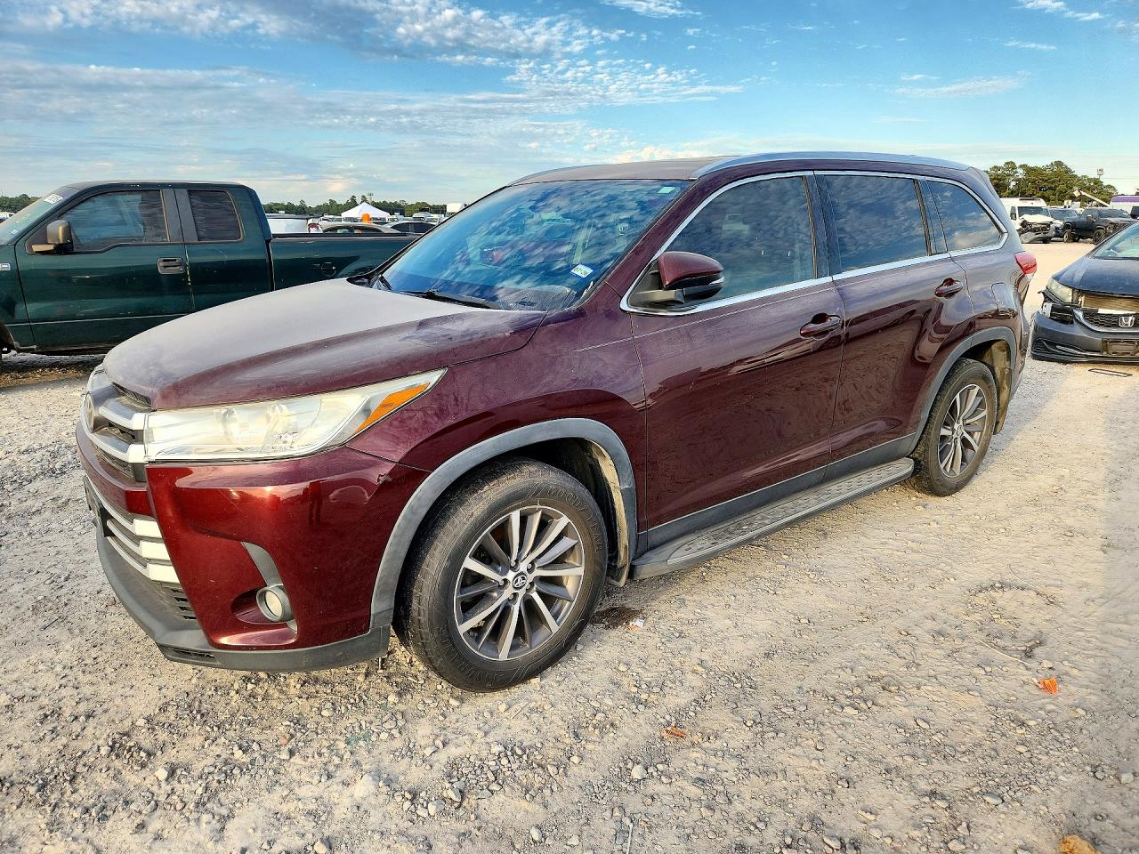 2019 TOYOTA HIGHLANDER XLE | 5TDKZRFH7KS332470 | UPCARS