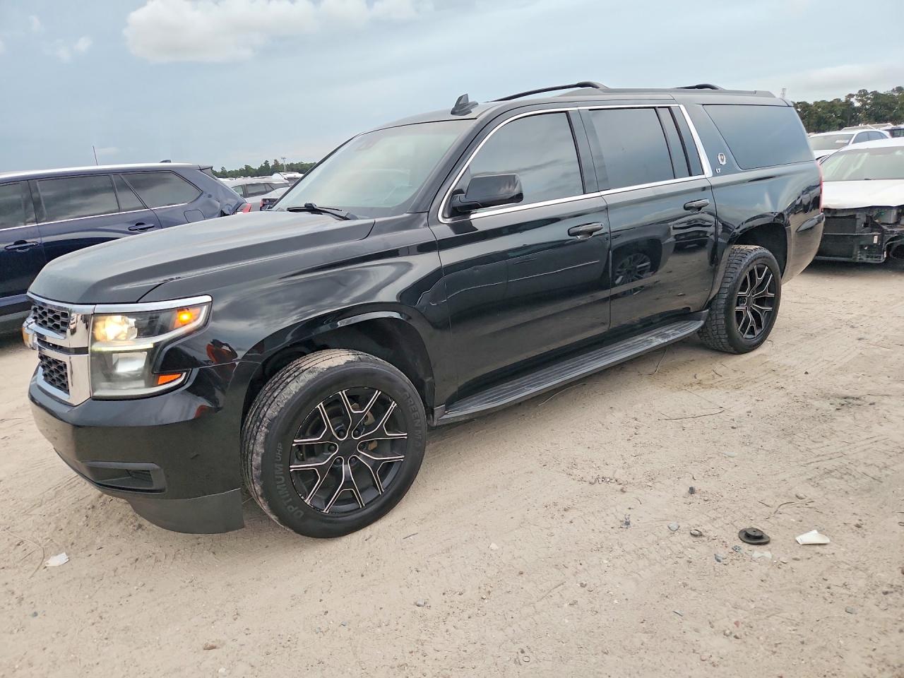 2019 CHEVROLET SUBURBAN C1500 LT | 1GNSCHKC8KR303328 | UPCARS