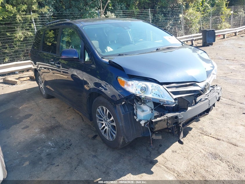 2018 TOYOTA SIENNA XLE 8 PASSENGER | 5TDYZ3DC7JS962387 | UPCARS