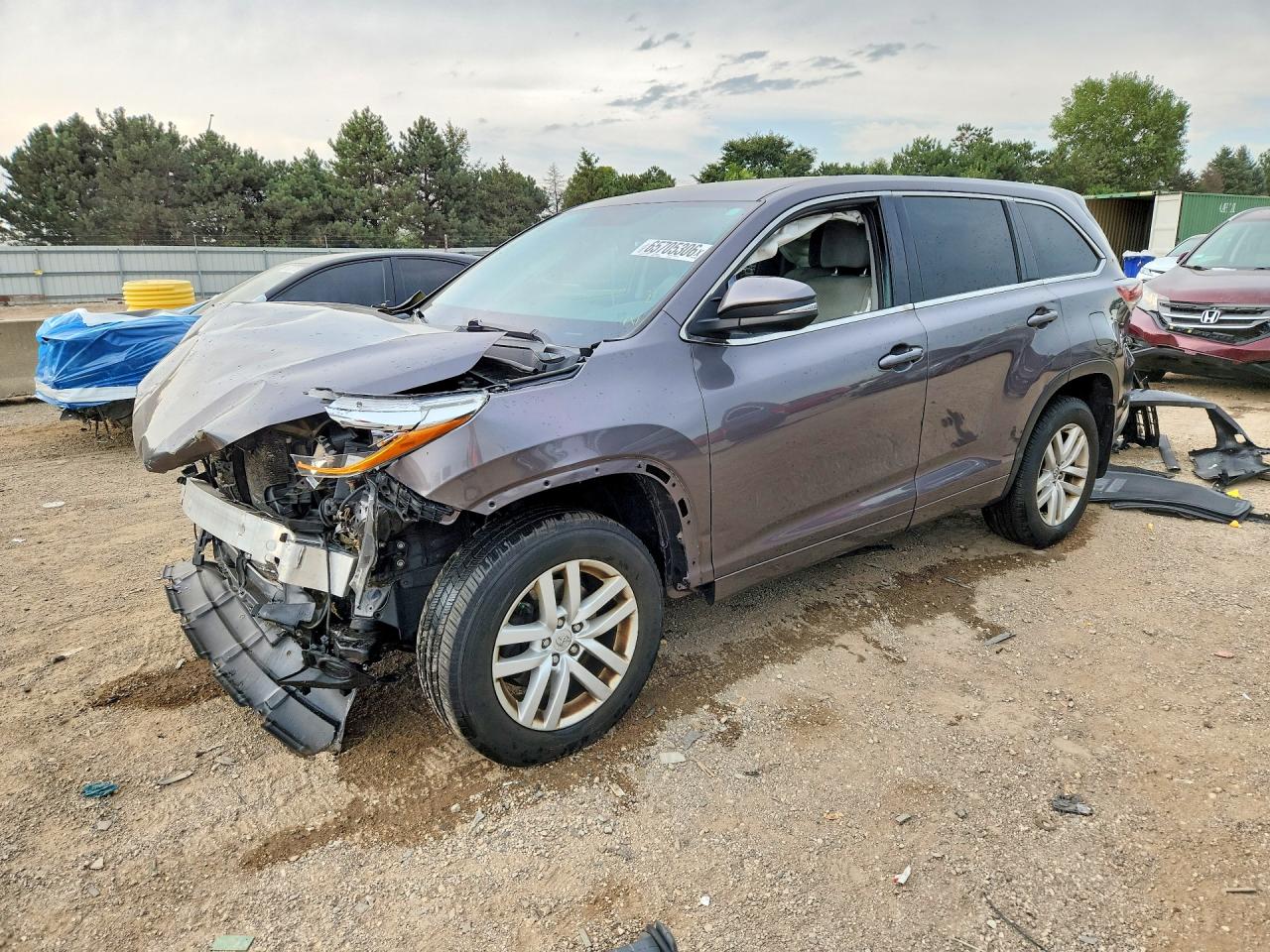 2015 TOYOTA HIGHLANDER LE | 5TDBKRFH6FS193572 | UPCARS