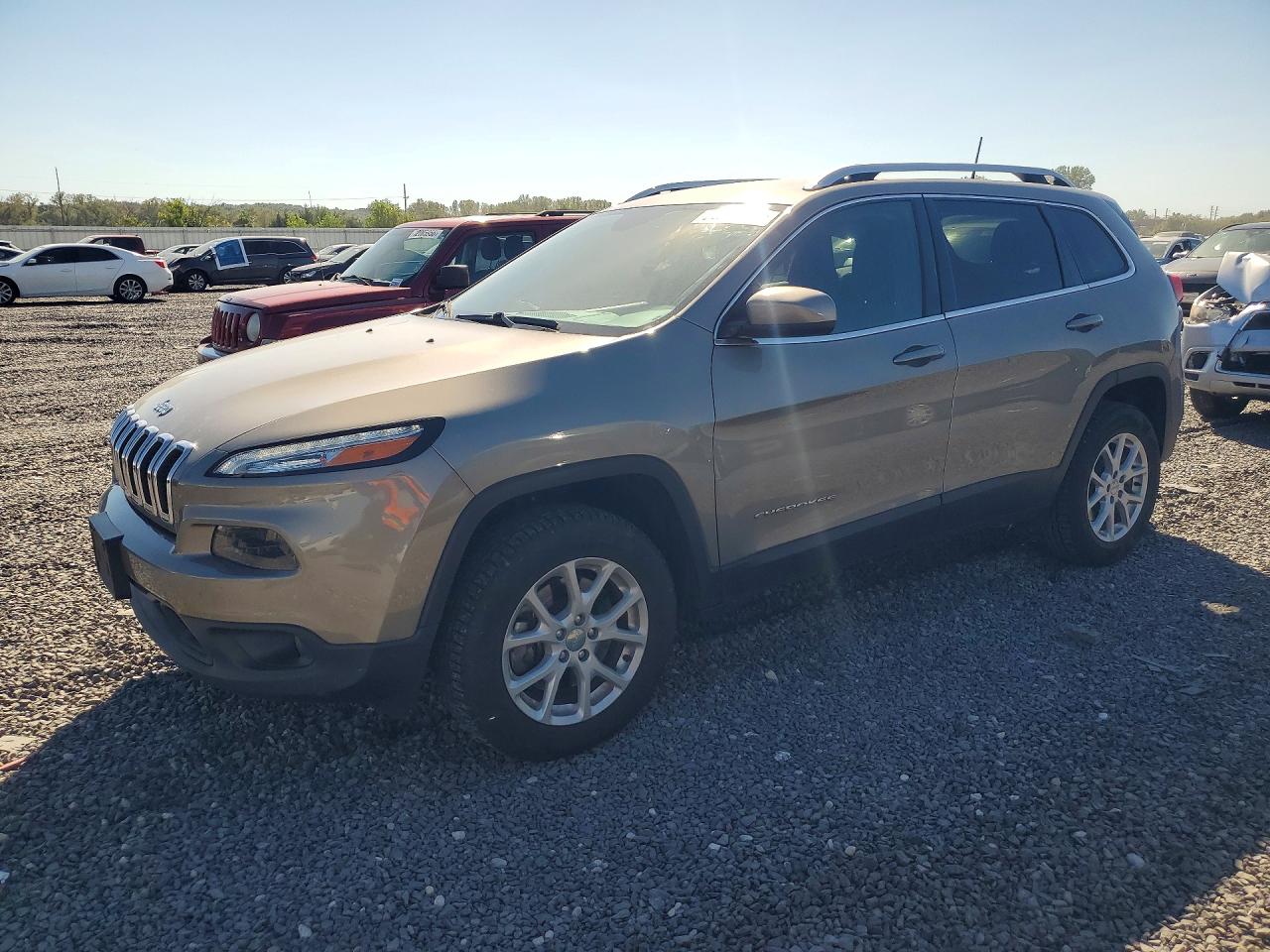 2017 JEEP CHEROKEE LATITUDE | 1C4PJMCS2HW587844 | UPCARS