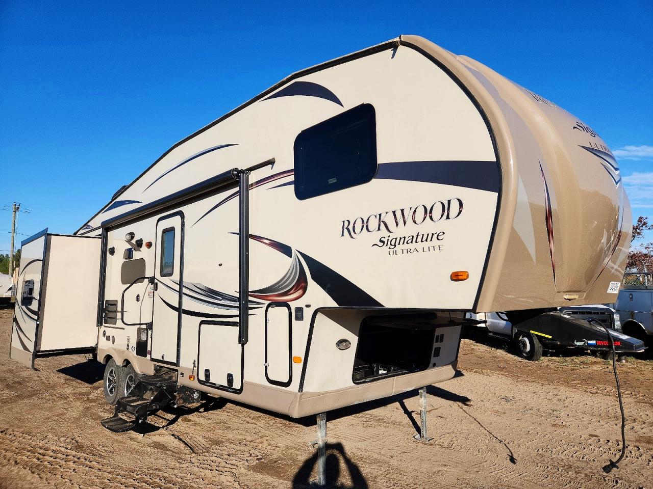 2015 FORESRIVER ROCKWOOD FOREST RIVER  CAMPER | 4X4FRLD29F1867018 | UPCARS