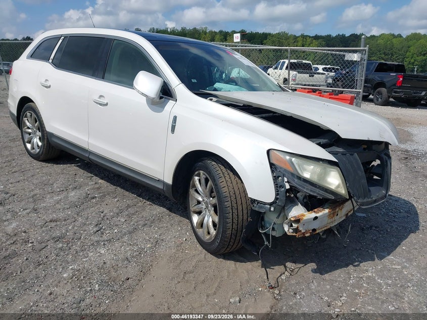 2011 LINCOLN MKT | 2LMHJ5FR5BBJ52991 | UPCARS