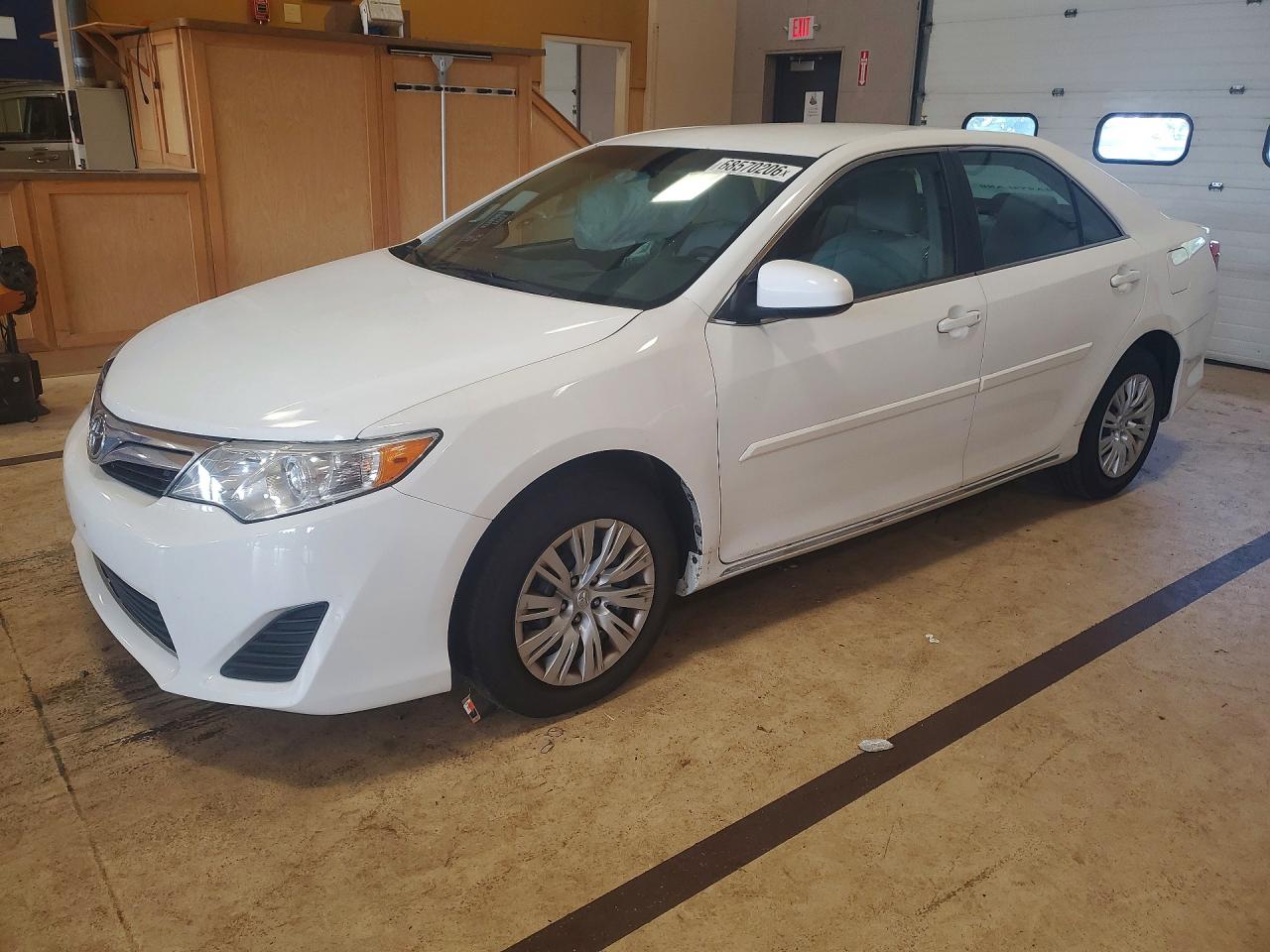 2014 TOYOTA CAMRY LE | 4T4BF1FK4ER365515 | UPCARS