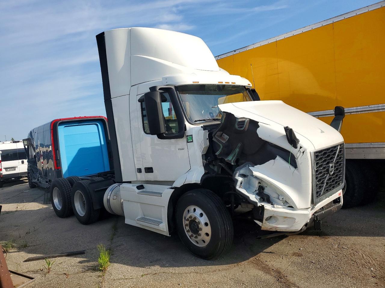 2023 VOLVO ALL OTHER - SEMI TRUCK | 4V4WC9EH2PN341292 | UPCARS
