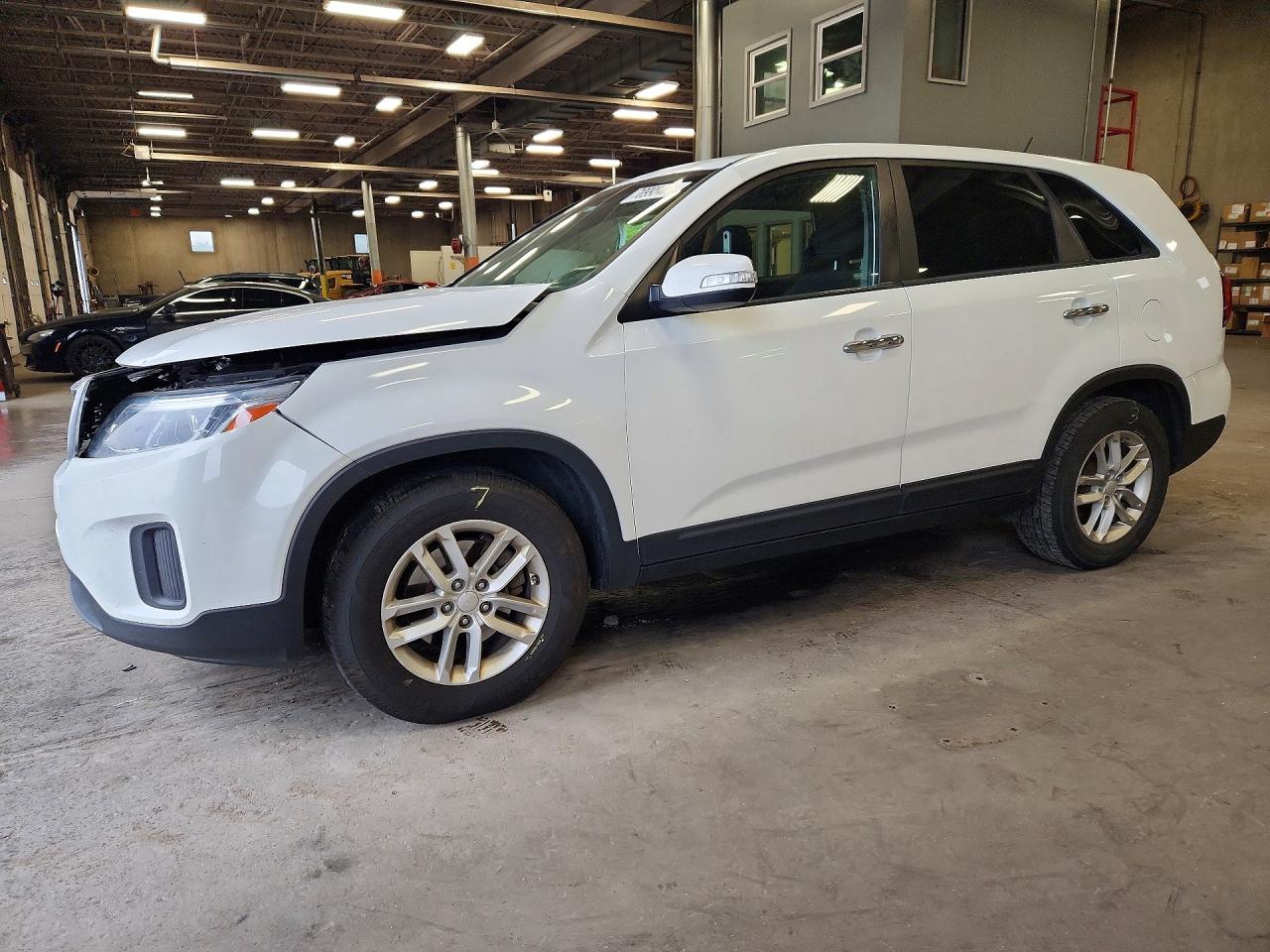 2014 KIA SORENTO LX | 5XYKT3A6XEG482966 | UPCARS