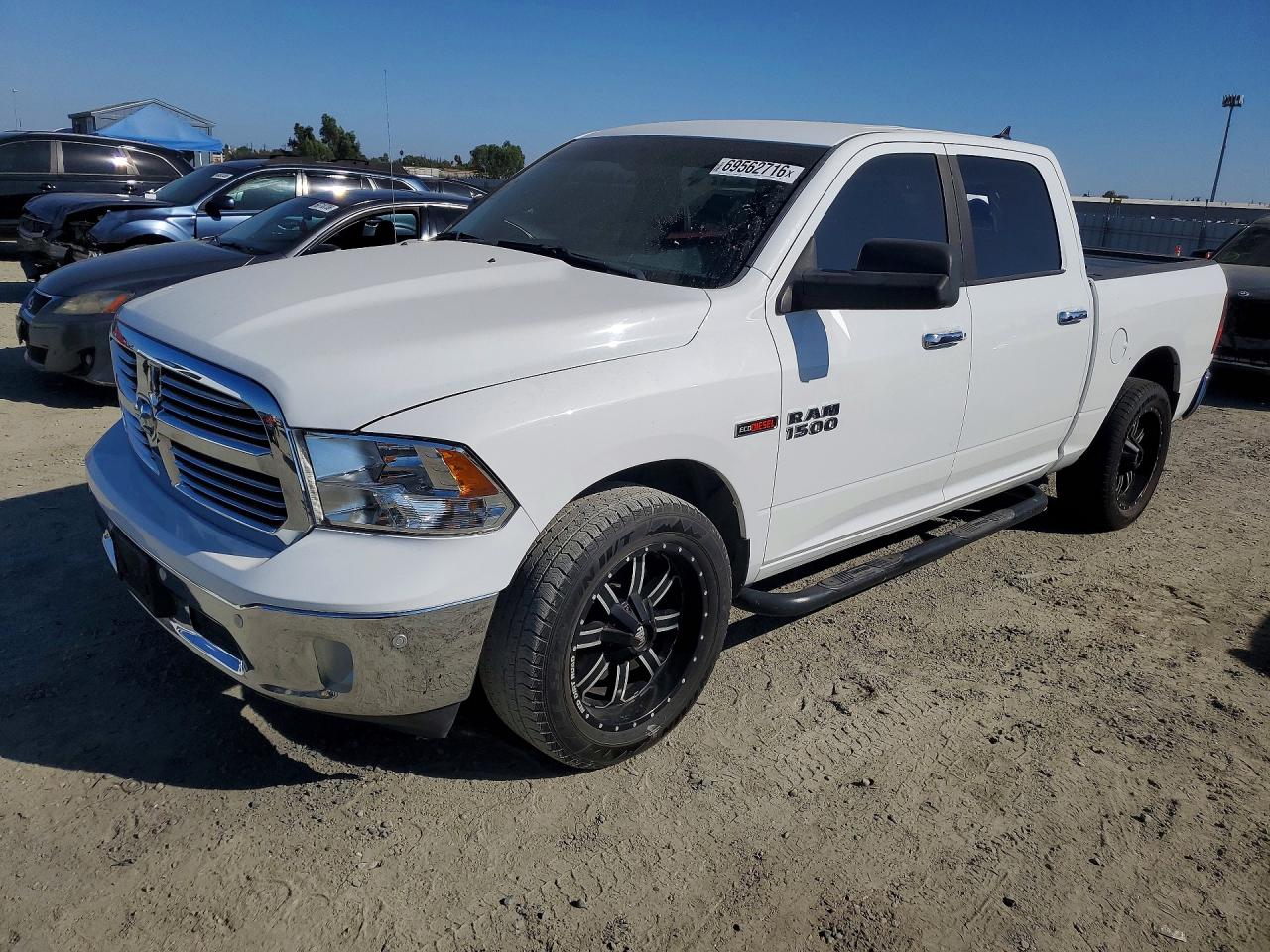 2015 RAM 1500 SLT | 1C6RR6LM7FS529982 | UPCARS