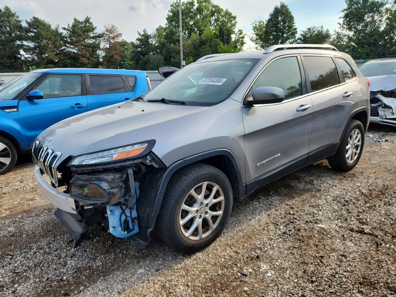 2015 JEEP CHEROKEE LATITUDE | 1C4PJMCB2FW744351 | UPCARS