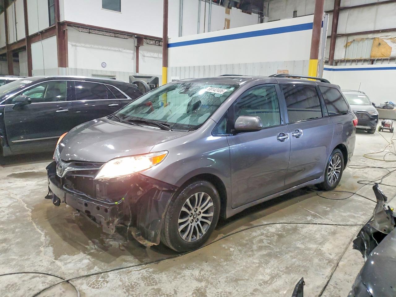 2018 TOYOTA SIENNA XLE 8-PASSENGER | 5TDYZ3DC7JS911777 | UPCARS
