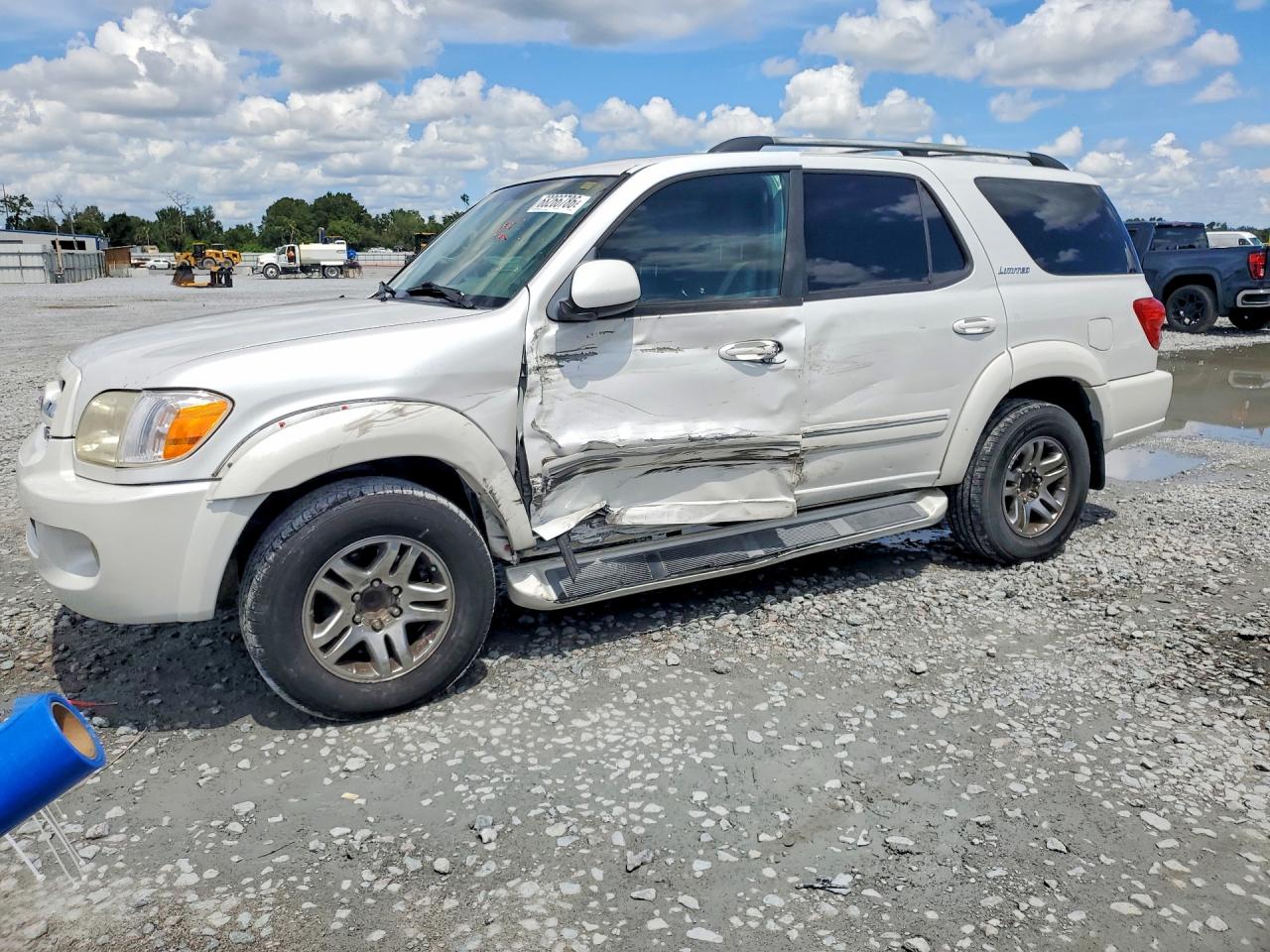 2005 TOYOTA SEQUOIA LIMITED | 5TDZT38A25S262958 | UPCARS