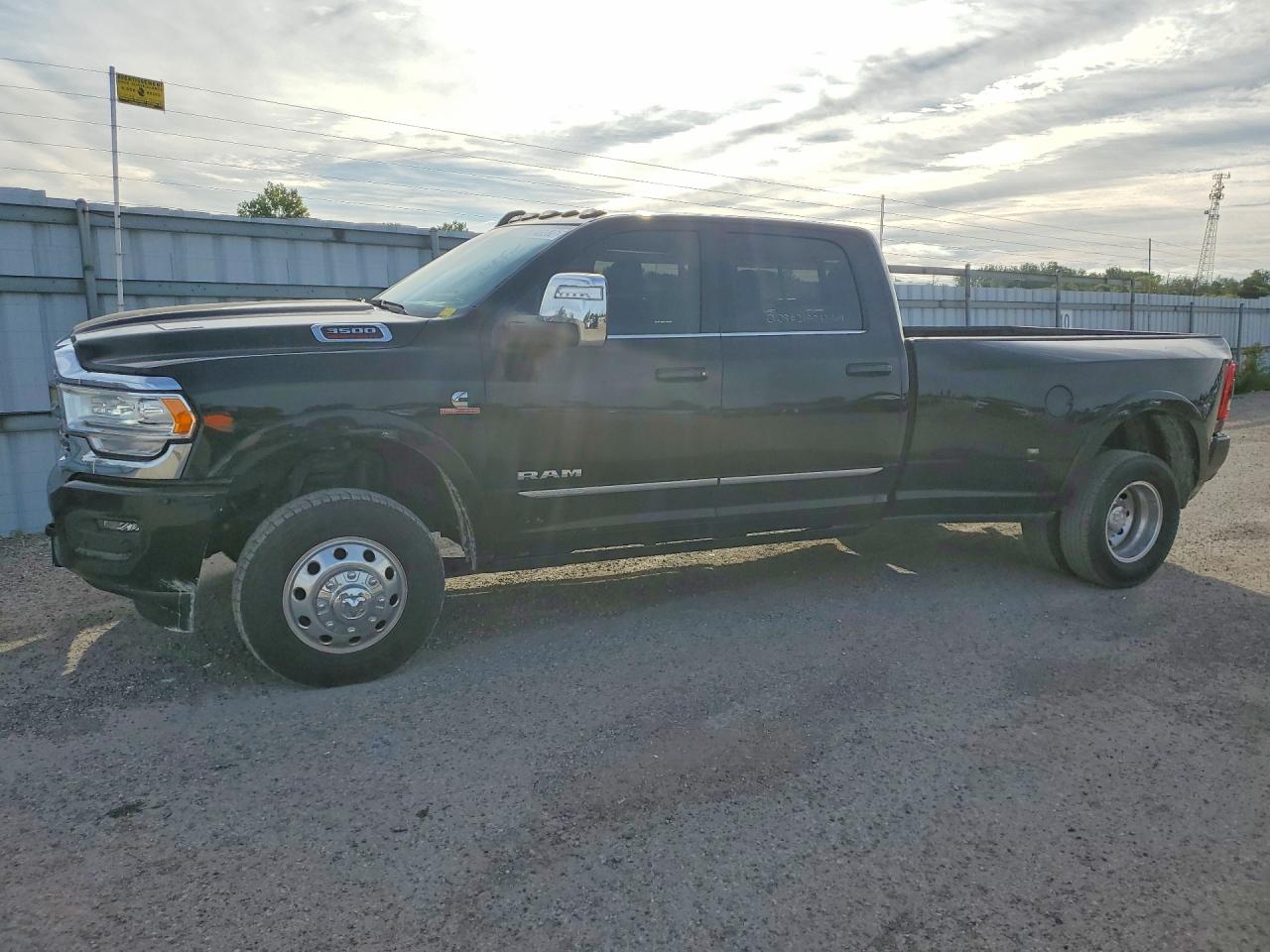 2024 RAM 3500 LIMITED | 3C63RRRLXRG166384 | UPCARS