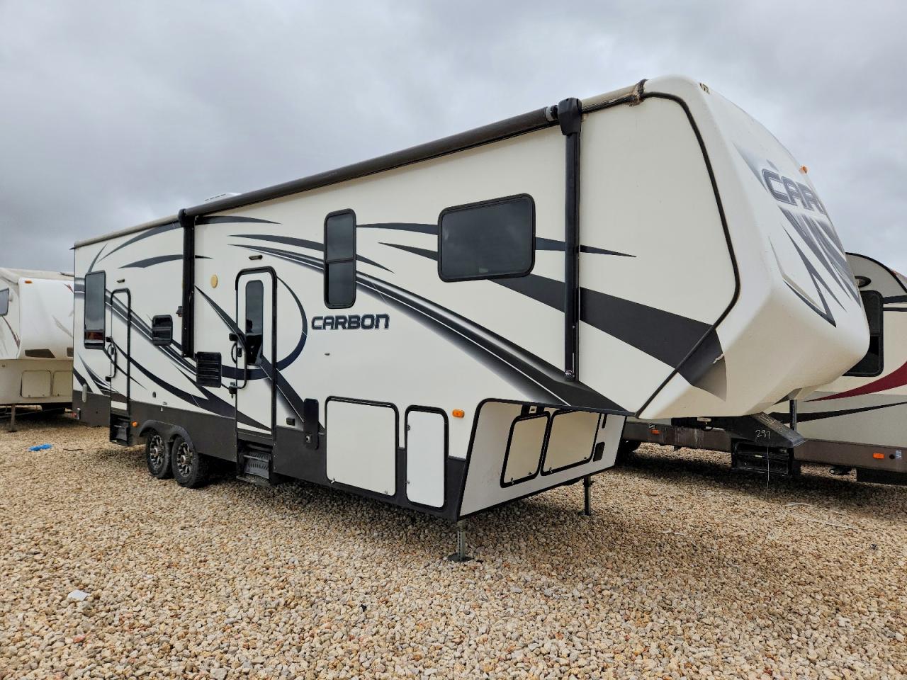 2015 KEYSTONE CARBON | 4YDF29720FR805062 | UPCARS