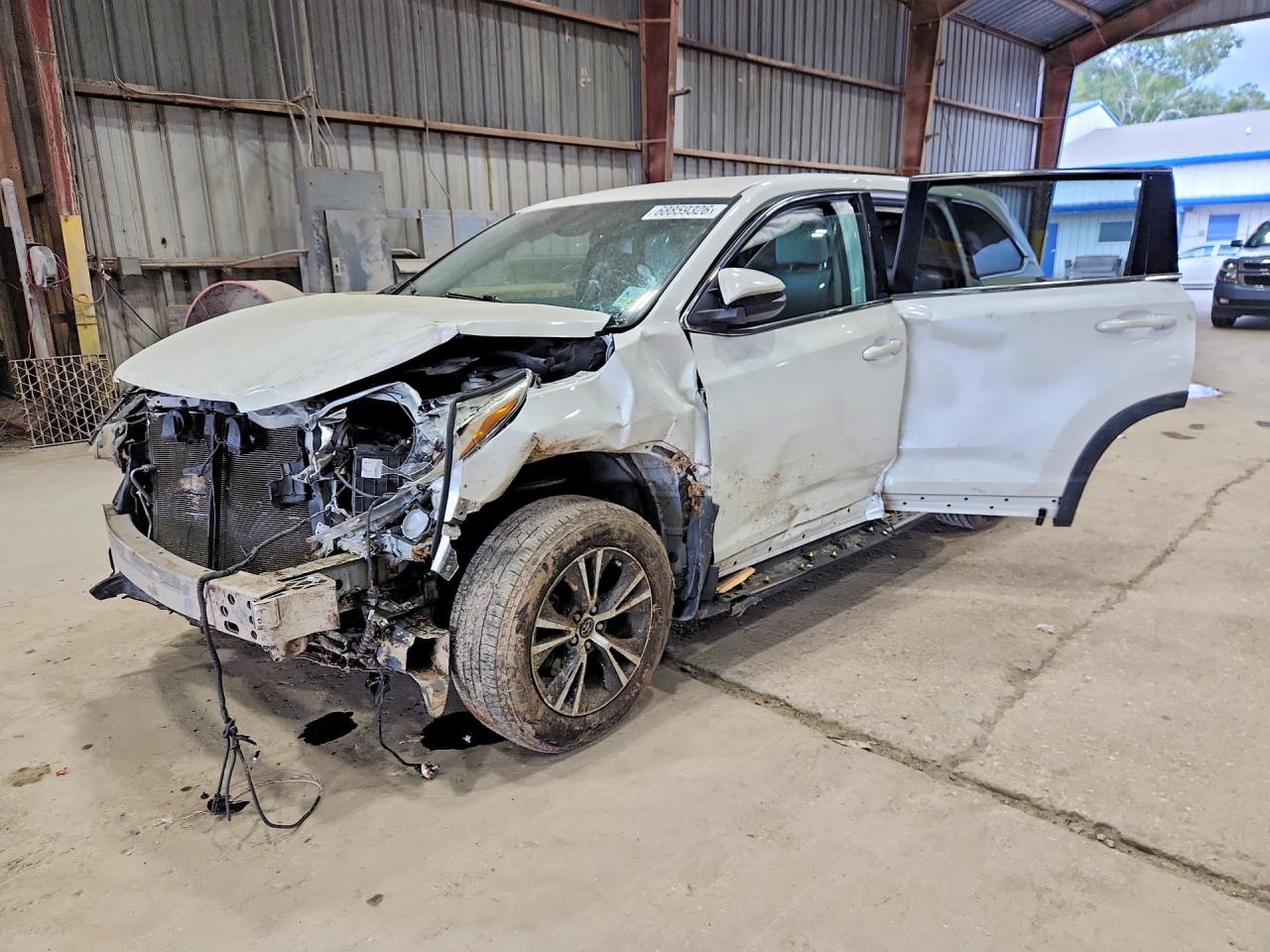 2019 TOYOTA HIGHLANDER LE | 5TDZZRFH4KS351704 | UPCARS