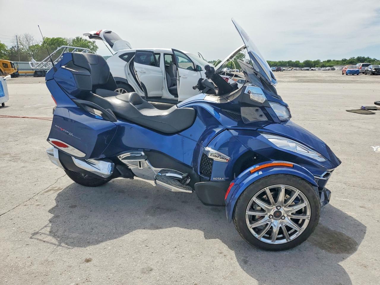 2017 CAN-AM SPYDE RT | 2BXNBDD21HV002674 | UPCARS