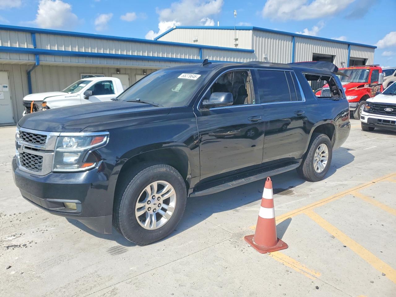 2016 CHEVROLET SUBURBAN K1500 LT | 1GNSKHKCXGR452172 | UPCARS