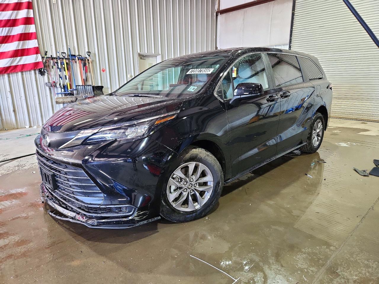 2026 TOYOTA SIENNA LE | 5TDKRKEC8TS305700 | UPCARS