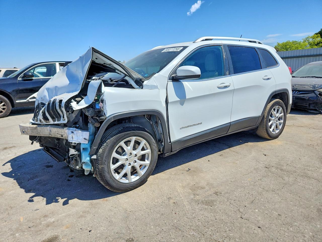 2015 JEEP CHEROKEE LATITUDE | 1C4PJLCB8FW759768 | UPCARS