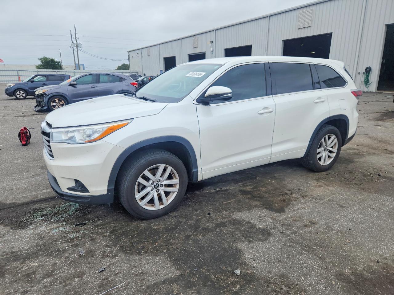 2016 TOYOTA HIGHLANDER LE | 5TDZKRFH6GS182541 | UPCARS