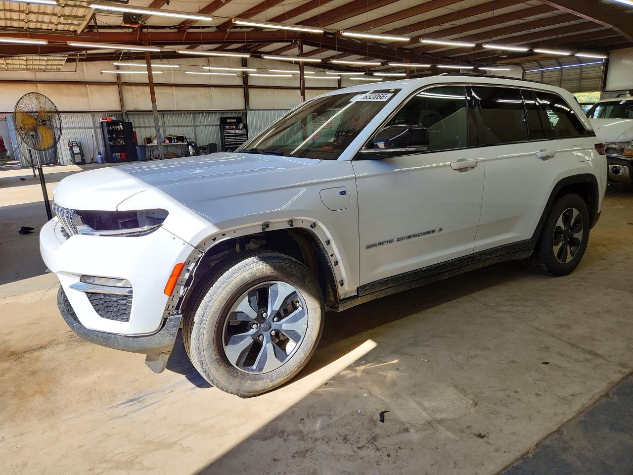 2024 JEEP CHEROKEE LIMITED 4XE | 1C4RJYB61R8518699 | UPCARS