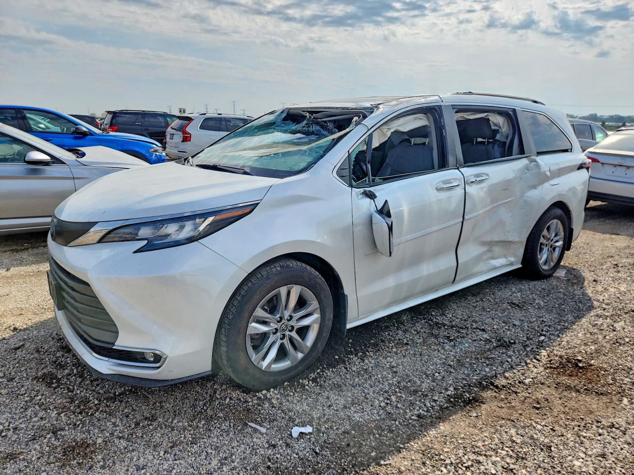 2022 TOYOTA SIENNA XLE | 5TDJRKEC8NS097137 | UPCARS