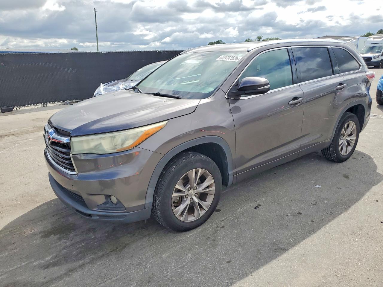 2015 TOYOTA HIGHLANDER XLE | 5TDKKRFH3FS071574 | UPCARS