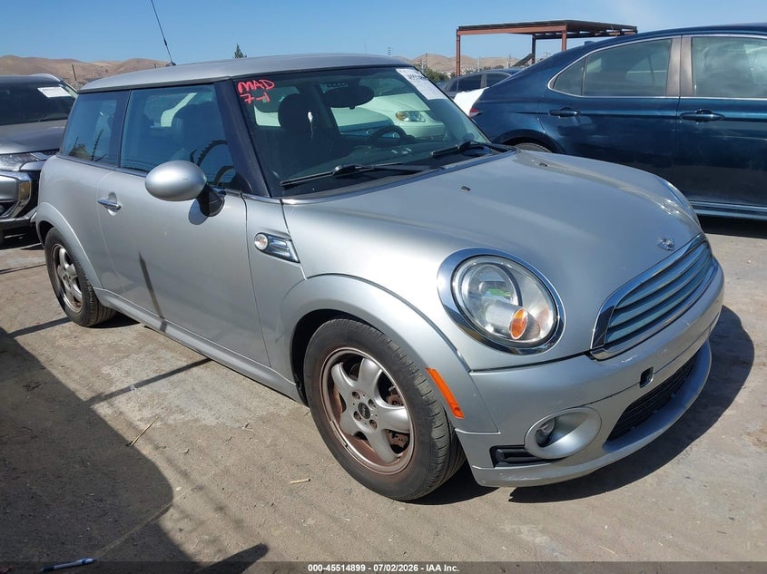 2011 MINI COOPER | WMWSU3C52BT094774 | UPCARS