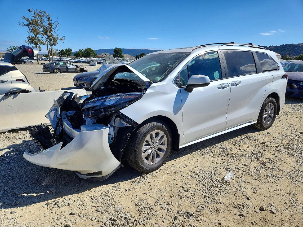2026 TOYOTA SIENNA XLE 8-PASSENGER | 5TDYRKEC6TS324210 | UPCARS