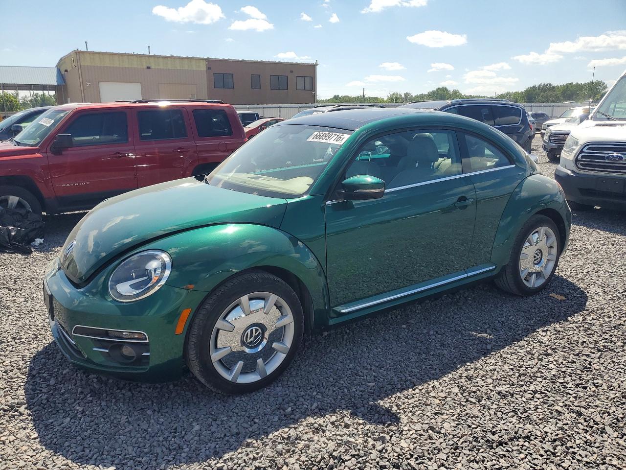 2018 VOLKSWAGEN BEETLE SE | 3VWJD7AT5JM714079 | UPCARS