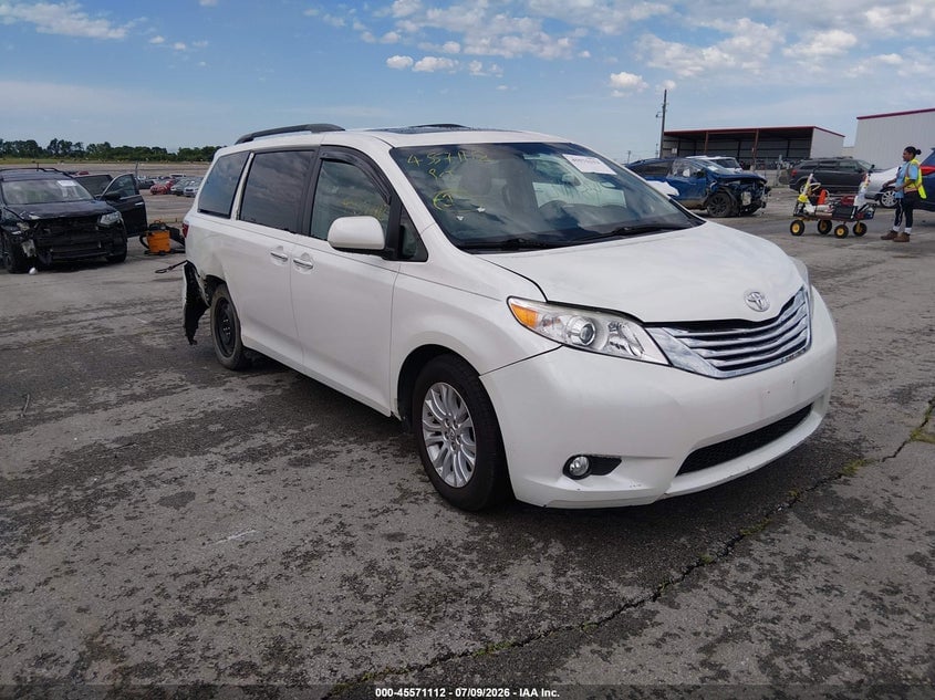 2017 TOYOTA SIENNA XLE PREMIUM 8 PASSENGER | 5TDYZ3DC6HS847872 | UPCARS