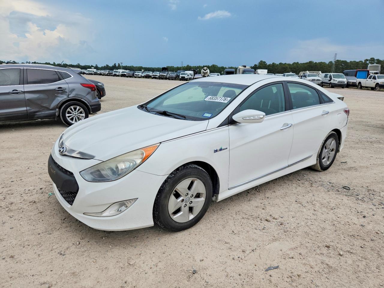 2011 HYUNDAI SONATA HYBRID | KMHEC4A42BA008292 | UPCARS