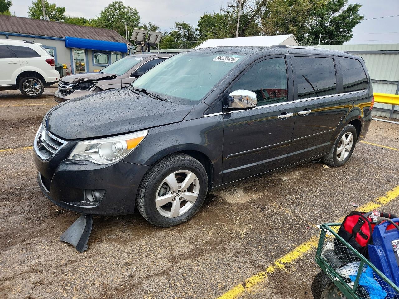 2011 VOLKSWAGEN ROUTAN SEL | 2V4RW6DG9BR717155 | UPCARS