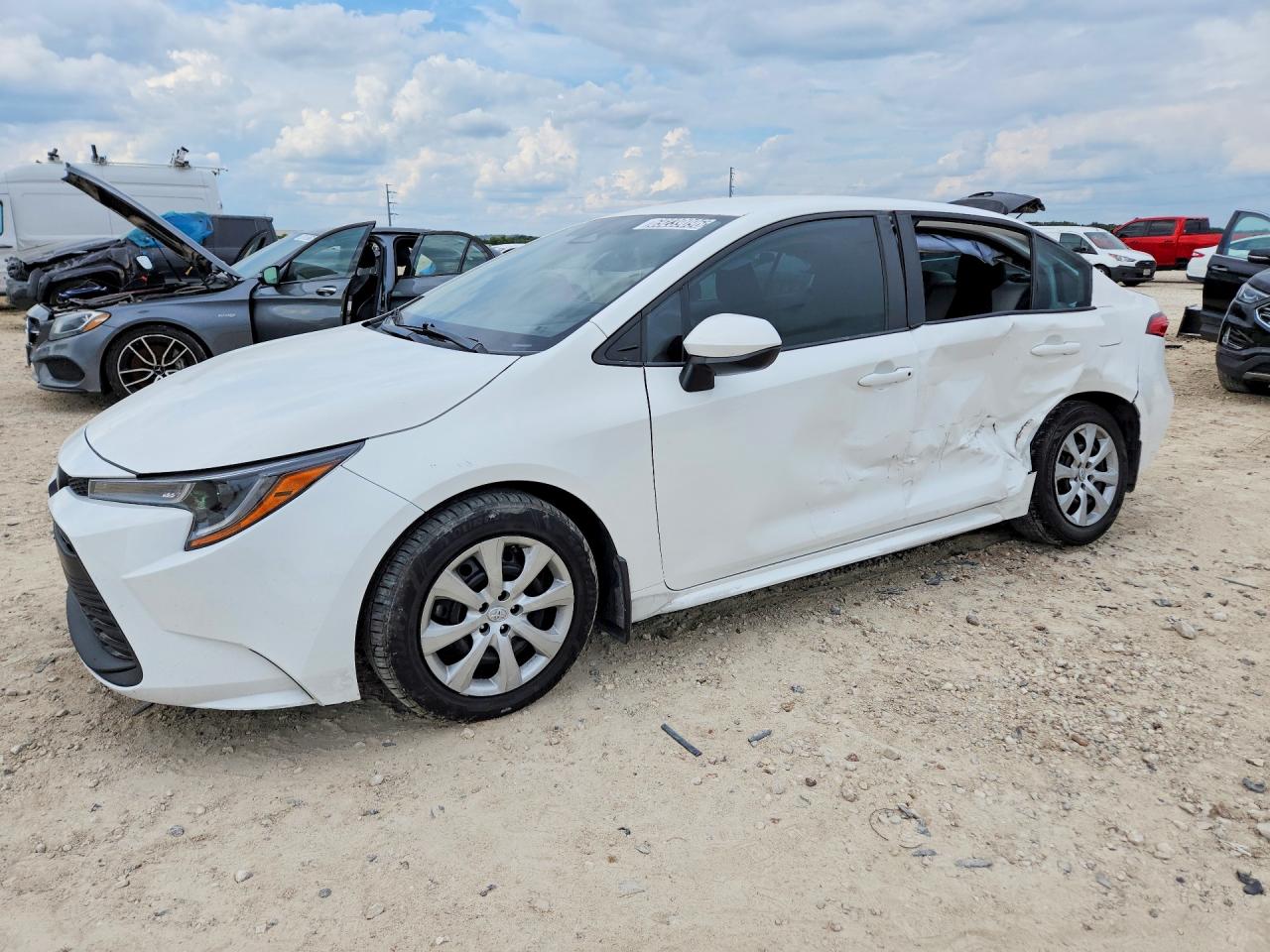 2024 TOYOTA COROLLA LE | 5YFB4MDE8RP219947 | UPCARS