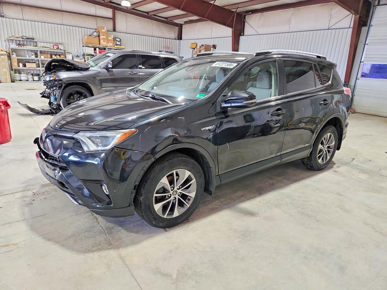 2018 TOYOTA RAV4 XLE | JTMRJREV1JD208802 | UPCARS