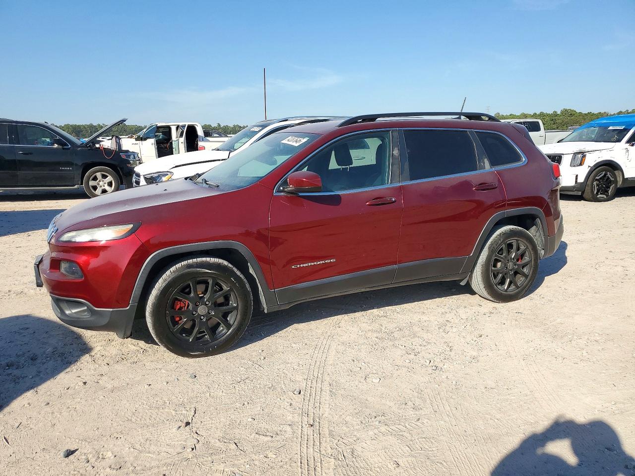 2018 JEEP CHEROKEE LATITUDE PLUS | 1C4PJLLB1JD621901 | UPCARS