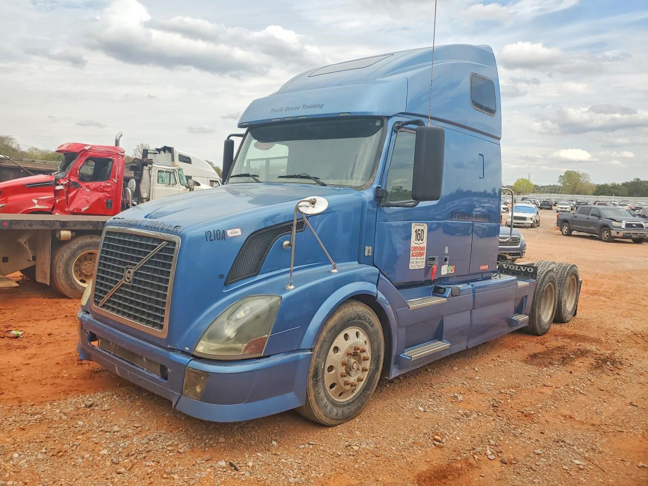 2012 VOLVO VN SEMI TRUCK | 4V4NC9EG4CN536940 | UPCARS