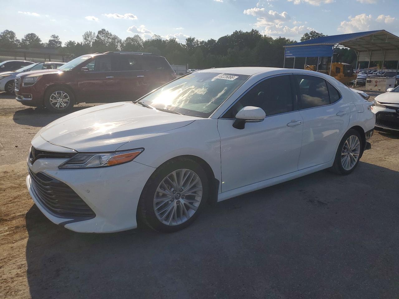 2018 TOYOTA CAMRY XLE | 4T1B11HK0JU111672 | UPCARS