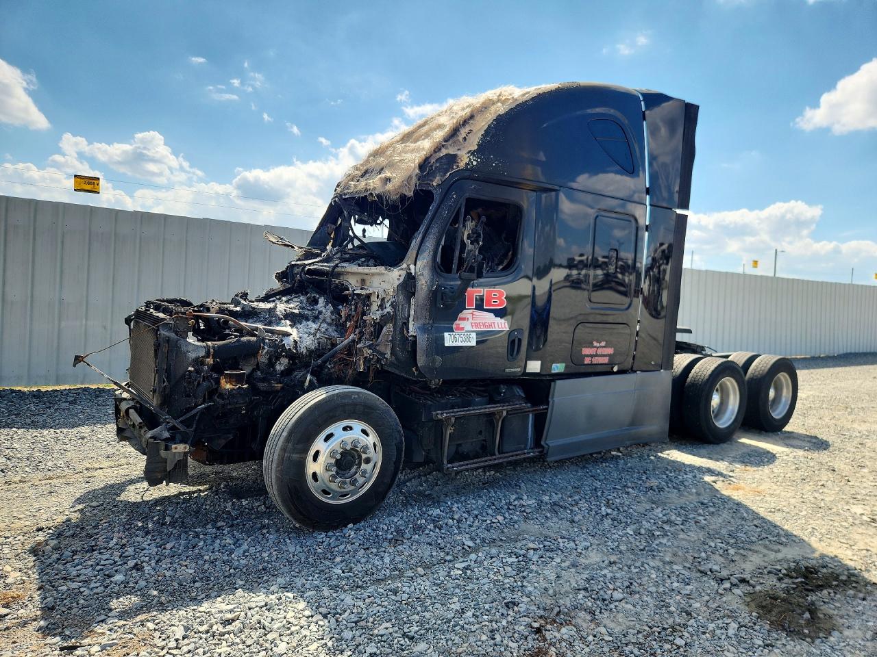 2014 FREIGHTLINER CASCADIA SEMI TRUCK | 3AKJGLD50ESFT1812 | UPCARS