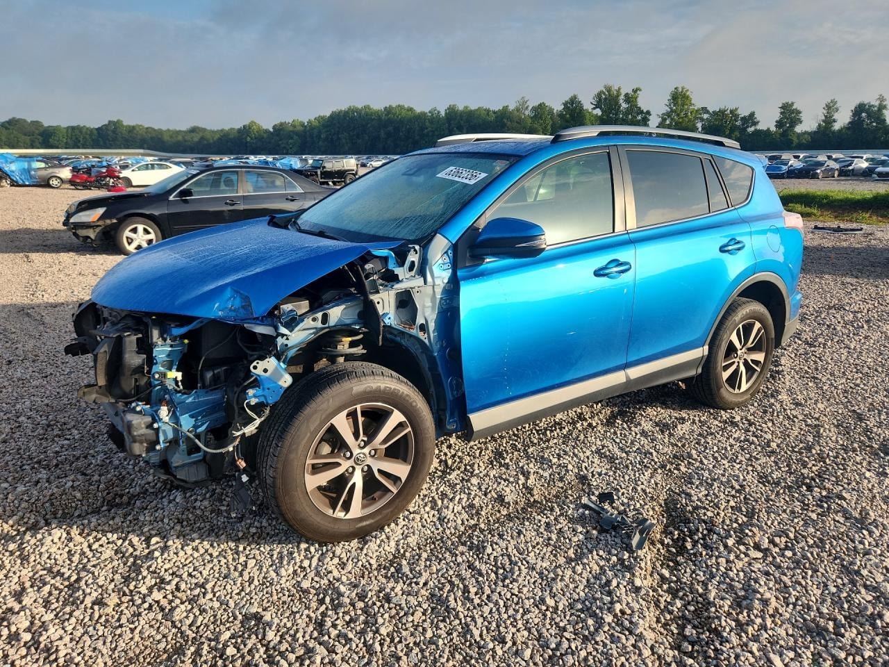 2017 TOYOTA RAV4 XLE | JTMWFREV6HJ113457 | UPCARS