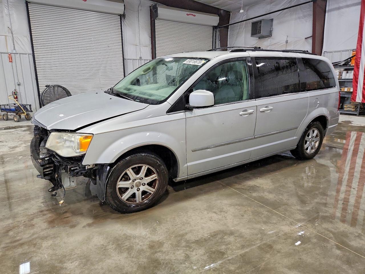 2010 CHRYSLER MINIVAN TOURING | 2A4RR5D10AR153122 | UPCARS